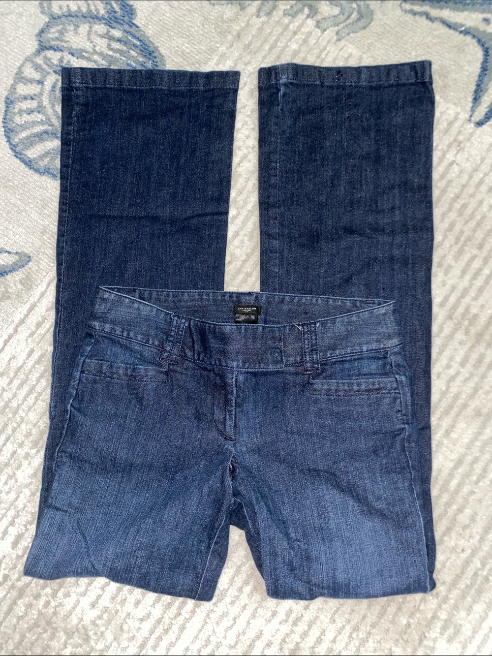 Ann Taylor Dark Wash Jeans w/ Modern Low-Rise Fit-Bootcut Leg-Size 2
